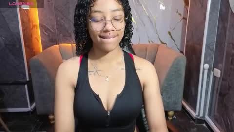 violeth_b online show from 10/20/25, 12:38