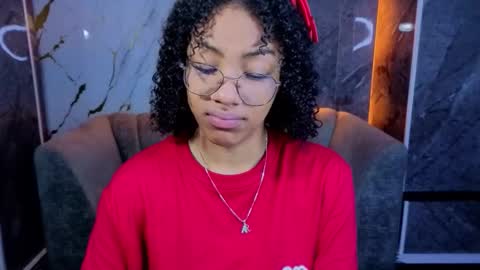 violeth_b online show from 03/18/26, 12:52