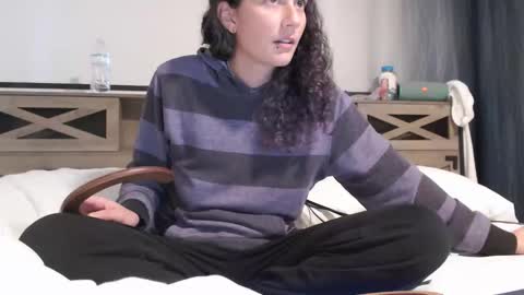 Snapshot of violethooper chatting on 02/01/26, 09:35 Violet Hooper online show from 02/01/26, 09:35