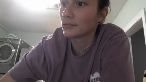 Snapshot of violethooper chatting on 02/25/26, 05:06 Violet Hooper online show from 02/25/26, 05:06