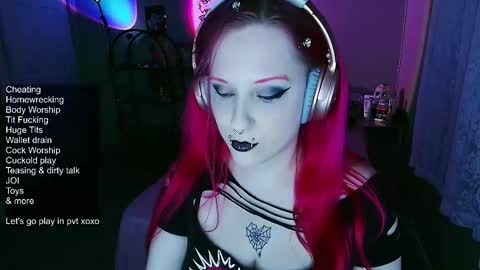 Violet October online show from 09/26/25, 08:40