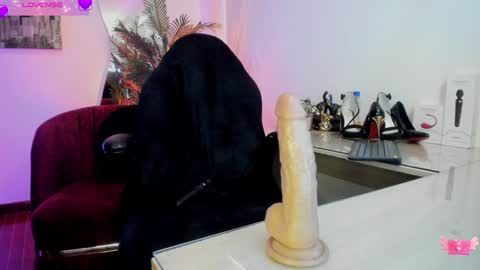 Snapshot of violetparkker chatting on 01/27/25, 05:48 violetparkker online show from 01/27/25, 05:48