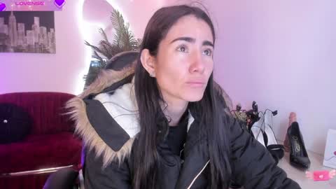 Snapshot of violetparkker chatting on 02/03/25, 12:03 violetparkker online show from 02/03/25, 12:03