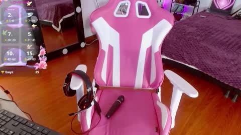   online show from 09/19/25, 09:26