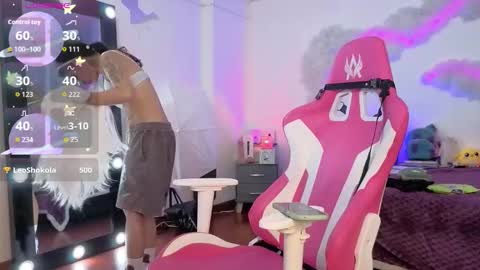   online show from 11/30/25, 07:40