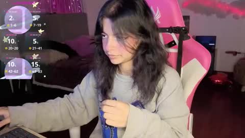 Snapshot of violetqs chatting on 02/16/26, 07:10 online show from 02/16/26, 07:10