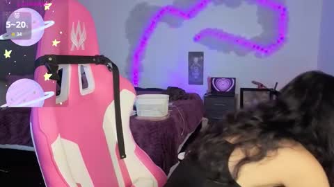 Snapshot of violetqs chatting on 02/21/26, 07:26 online show from 02/21/26, 07:26