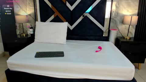 Violet Rose online show from 10/26/25, 07:31