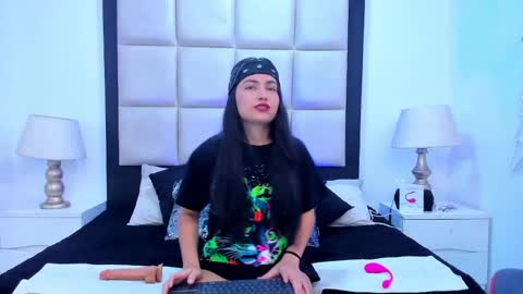 Violet Rousse online show from 02/16/25, 12:32