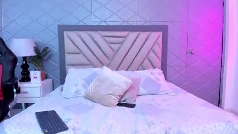 Violet Rousse online show from 02/25/25, 12:45