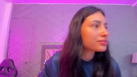 Violet Rousse online show from 12/17/25, 05:52