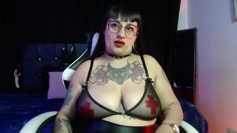 Snapshot of violett_8 chatting on 04/11/26, 08:57 violett_8 online show from 04/11/26, 08:57
