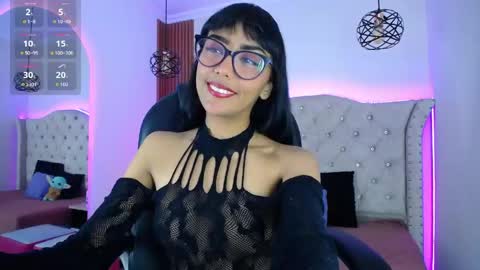 Snapshot of violett_garden chatting on 05/24/26, 11:04 Violet online show from 05/24/26, 11:04