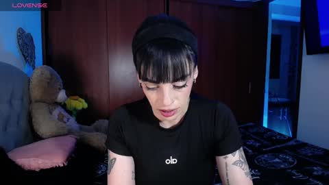 violett  Independent model online show from 09/25/25, 10:57