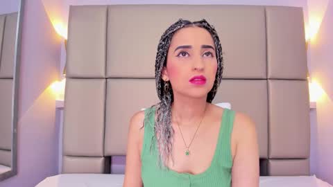 Violett  online show from 11/22/25, 12:15