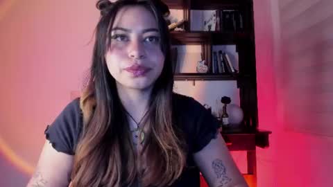Snapshot of violett_red chatting on 06/27/26, 12:26 Violeta online show from 06/27/26, 12:26