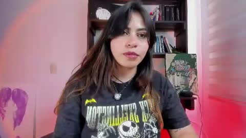 Snapshot of violett_red chatting on 07/13/26, 08:22 Violeta online show from 07/13/26, 08:22