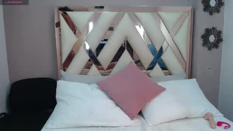 Snapshot of violett_salvatore chatting on 02/15/26, 04:47 V I O L E T T E online show from 02/15/26, 04:47