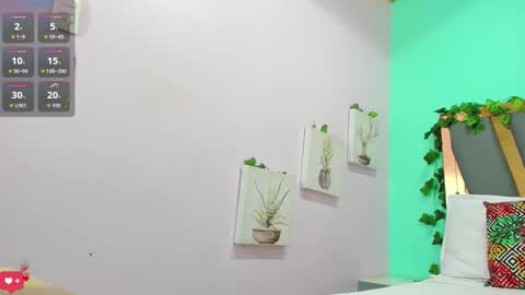 V I O L E T T E  online show from 03/09/26, 04:55