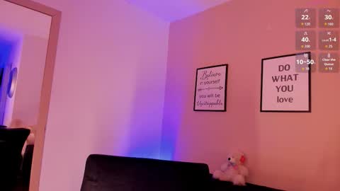 violetta_bold online show from 10/27/25, 07:51