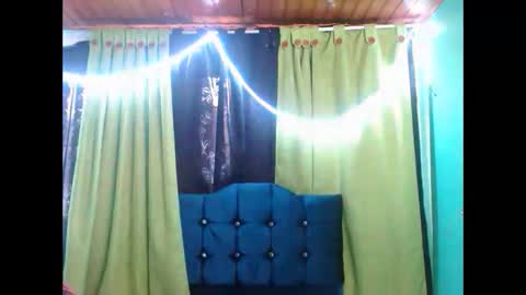 violetta_dreams online show from 04/15/26, 08:31