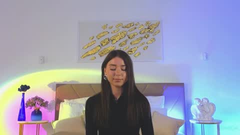 Snapshot of violetta_finch chatting on 05/27/26, 10:34 violetta_finch online show from 05/27/26, 10:34