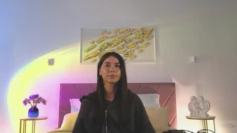 Snapshot of violetta_finch chatting on 06/10/26, 02:05 violetta_finch online show from 06/10/26, 02:05