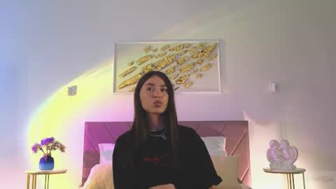 Snapshot of violetta_finch chatting on 06/11/26, 10:57 violetta_finch online show from 06/11/26, 10:57