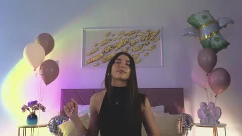 Snapshot of violetta_finch chatting on 06/20/26, 12:19 violetta_finch online show from 06/20/26, 12:19