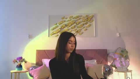 Snapshot of violetta_finch chatting on 06/29/26, 10:26 violetta_finch online show from 06/29/26, 10:26