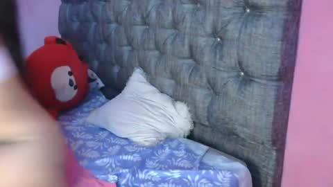 Snapshot of violetta_luna8 chatting on 06/23/26, 04:05 violetta online show from 06/23/26, 04:05