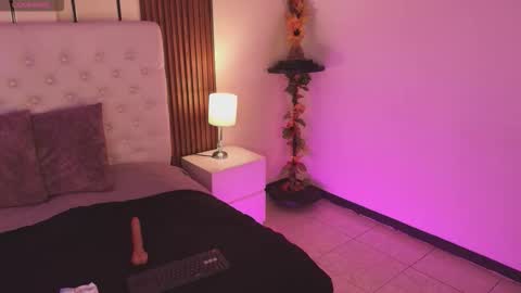 violettaalemida online show from 01/09/26, 01:25