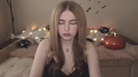 ViolettaOtis online show from 10/27/25, 09:57