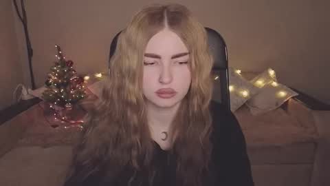 ViolettaOtis online show from 12/18/25, 12:33