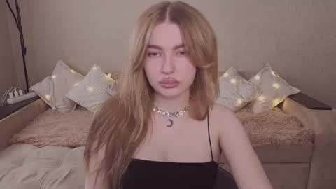 ViolettaOtis online show from 04/19/26, 09:52