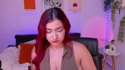 Violett Castel online show from 05/19/26, 08:48