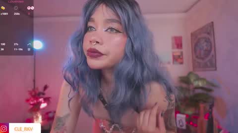 Snapshot of violette_clerk1 chatting on 03/14/26, 07:19 JULIE UWU online show from 03/14/26, 07:19