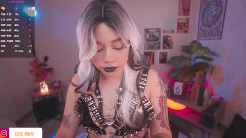 Snapshot of violette_clerk1 chatting on 03/16/26, 07:40 JULIE UWU online show from 03/16/26, 07:40