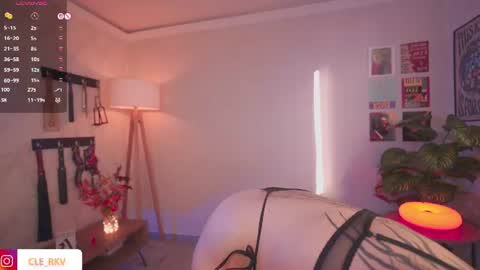 Snapshot of violette_clerk1 chatting on 06/20/26, 09:39 JULIE UWU online show from 06/20/26, 09:39