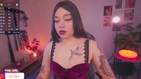 Snapshot of violette_clerk1 chatting on 07/11/26, 07:27 JULIE UWU online show from 07/11/26, 07:27