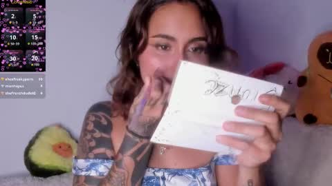 Violette  online show from 10/08/25, 11:35