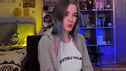 Vi  Best on my Fansly  online show from 01/07/26, 12:07