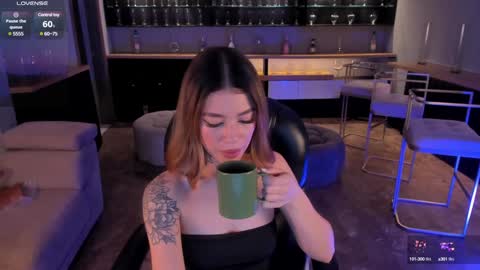 Violett  online show from 02/04/25, 06:38