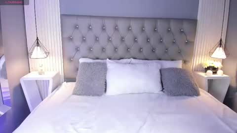 VioletthaRous online show from 11/21/25, 10:52