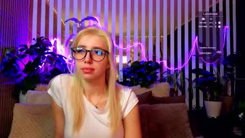 Violetta online show from 12/16/25, 09:42