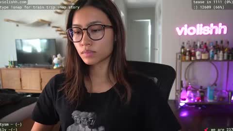 follow me on twitter violishh and ig violishh  online show from 02/28/25, 09:23