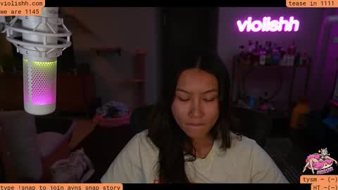 follow me on twitter violishh and ig violishh  online show from 11/13/25, 12:09