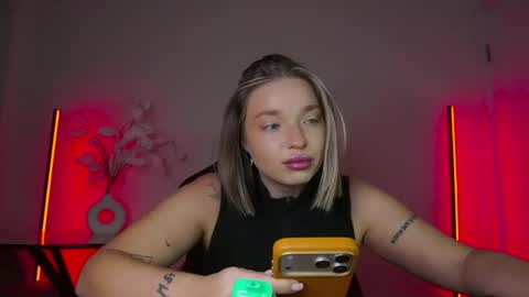 Violla online show from 10/28/25, 10:19