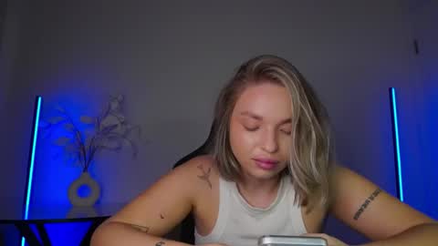 Violla online show from 11/09/25, 11:19