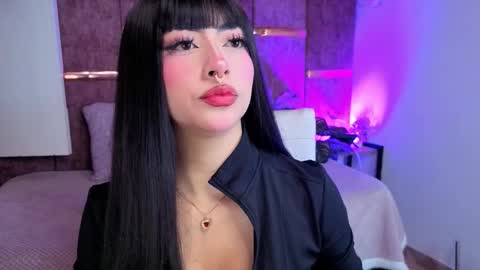 viollettebylyly online show from 11/27/25, 12:29